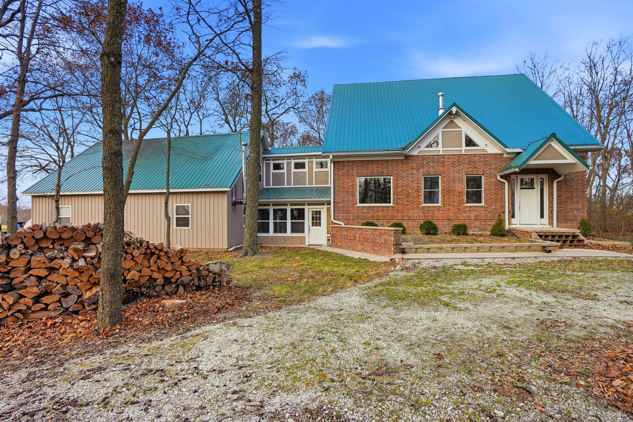 Listing Photo: 3300 Underwood Ave 0062-